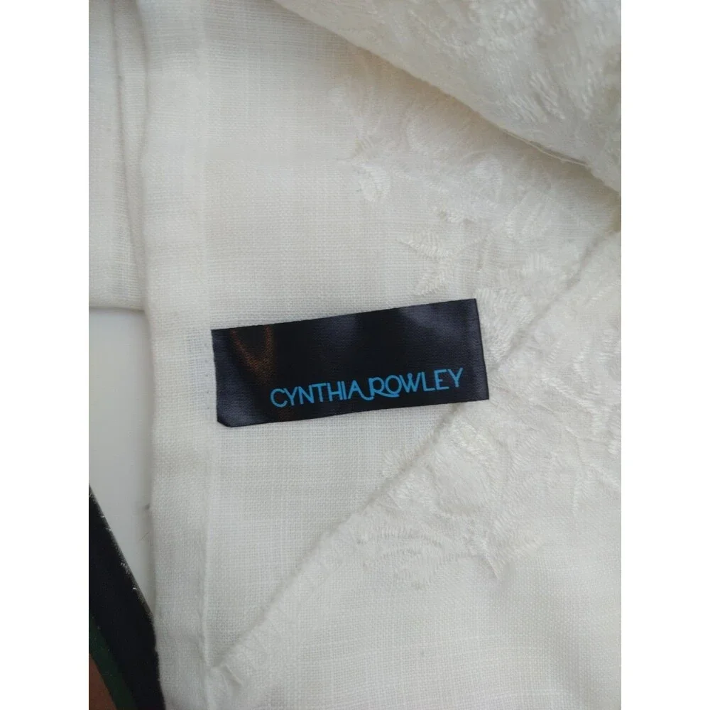 CYNTHIA ROWLEY Embroidered White Tablecloth 104 x 60